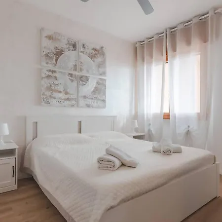 Eltufeto - Parking And Terrace Apartment *
